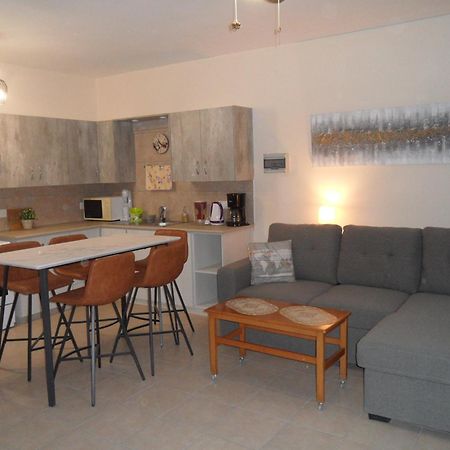 Family And Friends Flat Close To The Sea, Free Internet 圣纳帕 外观 照片